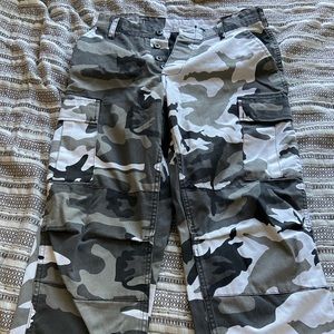 Camouflage black, white and gray pant